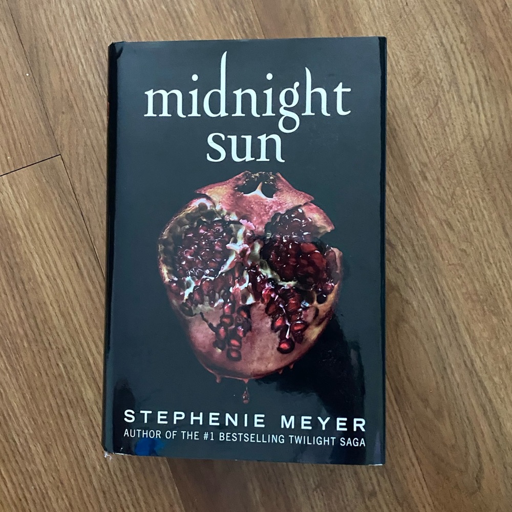 Like New! Midnight Sun by Stephanie Meyer